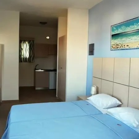 Aparthotel Thealos *